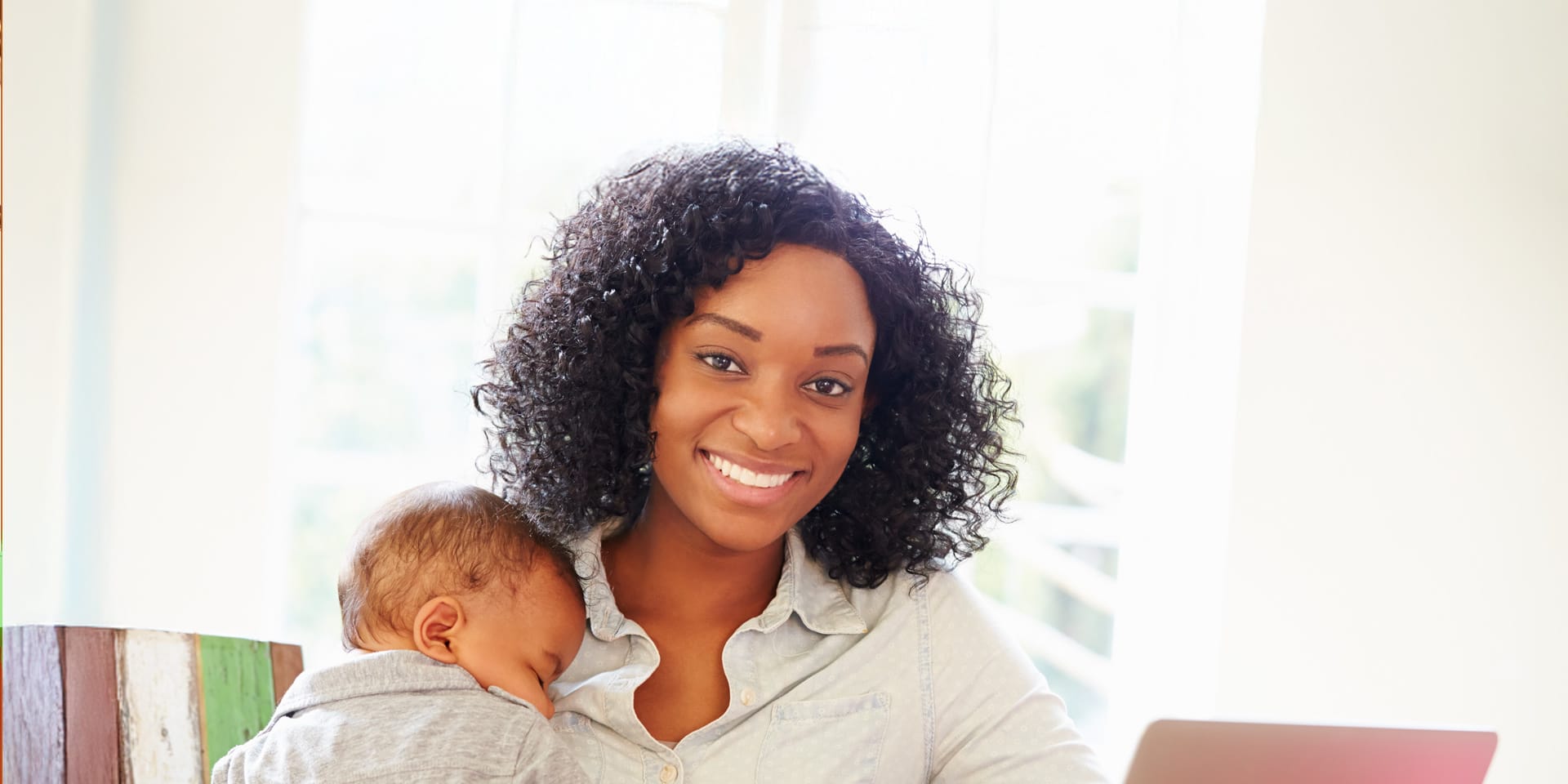 Parent learning about the advantages of distance learning from Walbrook blog.