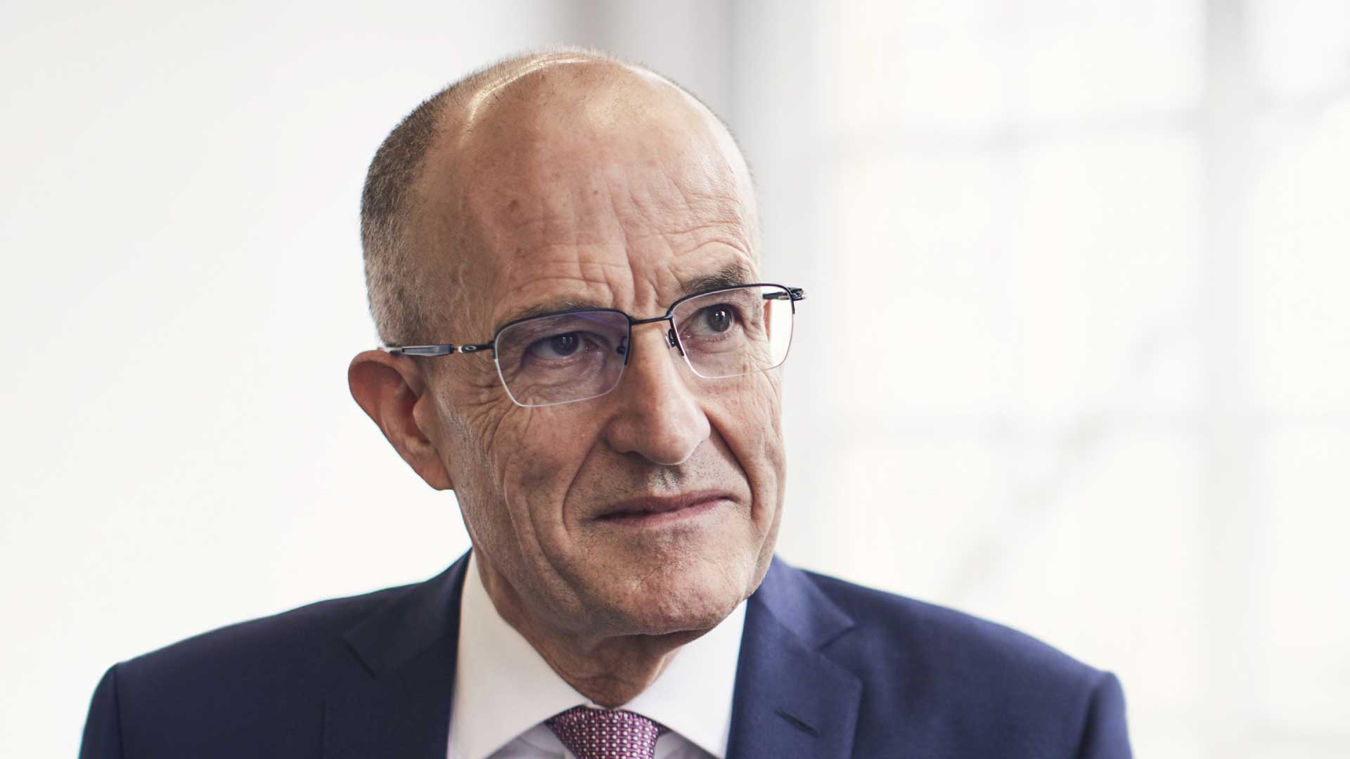 Headshot of Professor Sir Paul Curran